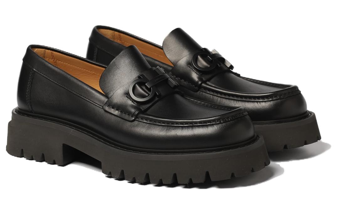 Shop フェラガモ レザーローファー (ブラック) 021596-762676