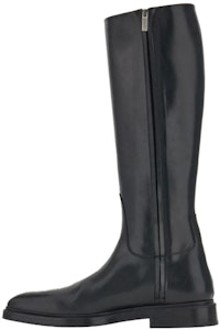 Botas Altas de Piel con Punta Afilada y Cremallera FERRAGAMO 'Negro'. 021232-762398 Buy Botas Altas de Piel con Punta Afilada y Cremallera FERRAGAMO 'Negro'. 021232-762398