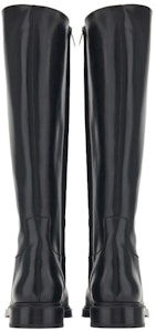 Botas Altas de Piel con Punta Afilada y Cremallera FERRAGAMO 'Negro'. 021232-762398 Shop Botas Altas de Piel con Punta Afilada y Cremallera FERRAGAMO 'Negro'. 021232-762398