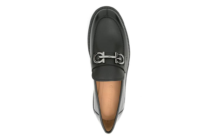 Shop "FERRAGAMO Slip-On de Piel Punta Redonda 'Moda Negra'" 021141-762334