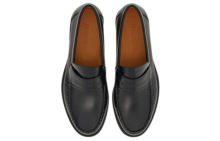 Shop Mocasín FERRAGAMO 'Decoración de Logo Negro' 021722-762700