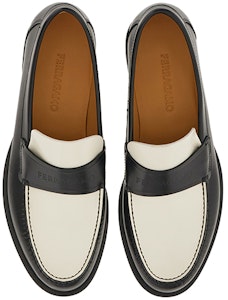 페라가모 블랙화이트 로고 로퍼 021722-762698 Lookbook 페라가모 블랙화이트 로고 로퍼 021722-762698