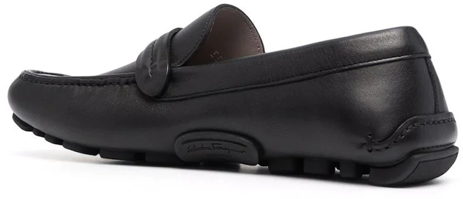 FERRAGAMO Kasut Loafer Logo 'Kulit Hitam' 020376-745548 Lookbook FERRAGAMO Kasut Loafer Logo 'Kulit Hitam' 020376-745548