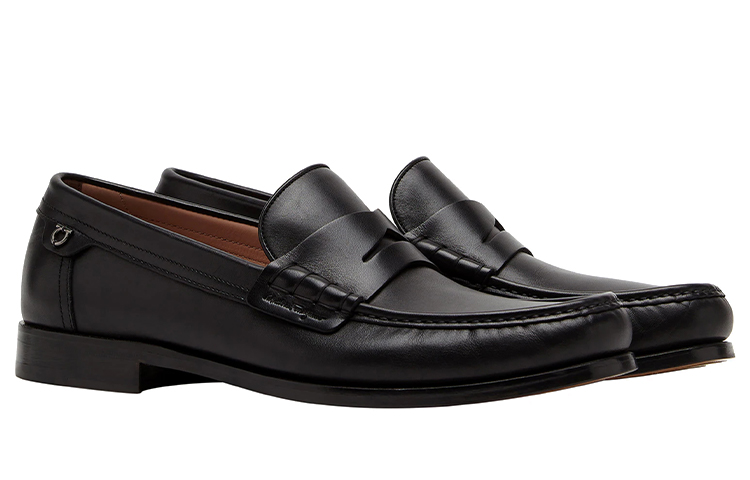 Lookbook FERRAGAMO Sepatu Sneakers Kulit Rendah 'Hitam' 020232-741526