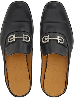 FERRAGAMO Salvatore Gancini 'Black Leather Slip-On Sandals' 021056-758265 Lookbook FERRAGAMO Salvatore Gancini 'Black Leather Slip-On Sandals' 021056-758265