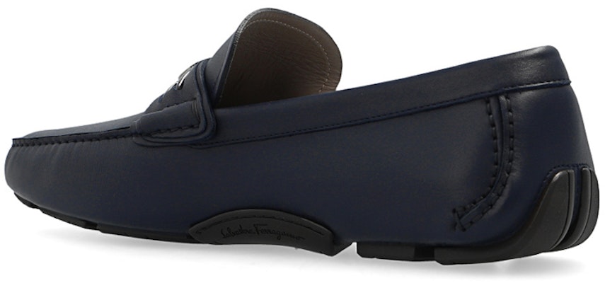 페라가모 간치니 네이비 슬립온 020803-754918 Lookbook 페라가모 간치니 네이비 슬립온 020803-754918