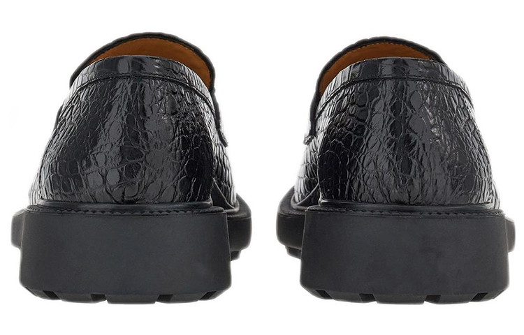 Shop FERRAGAMO Salvatore Gancini Loafer 'Cetakan Kulit Buaya Hitam' 021141-758382