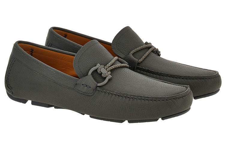 Lookbook FERRAGAMO菲拉格慕 GANCINI錘紋 扣飾樂福鞋 男款 深灰色