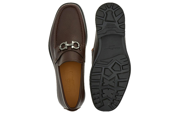 Purchase FERRAGAMO菲拉格慕 Gancini 牛皮革 鉚釘 套腳 休閒鞋 男款 棕色