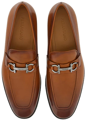 FERRAGAMO菲拉格慕 粒紋錘紋 套足 樂福鞋 男款 米色 Lookbook FERRAGAMO菲拉格慕 粒紋錘紋 套足 樂福鞋 男款 米色