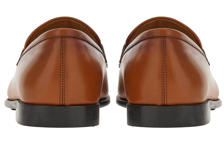 Shop FERRAGAMO菲拉格慕 粒紋錘紋 套足 樂福鞋 男款 米色