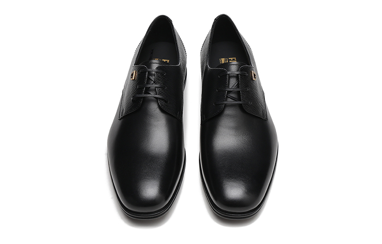 Shop Ferragamo 菲拉格穆 SPENCER 牛皮繫帶德比鞋 黑色