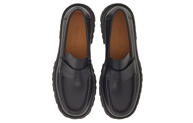Lookbook FERRAGAMO 厚底黑色一脚蹬乐福鞋 021723-762686