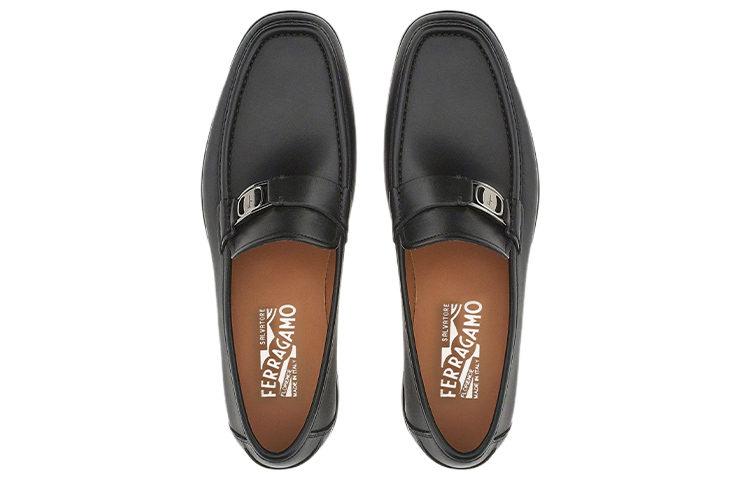 Shop 菲拉格慕 VARA 飾扣莫卡辛鞋 黑色