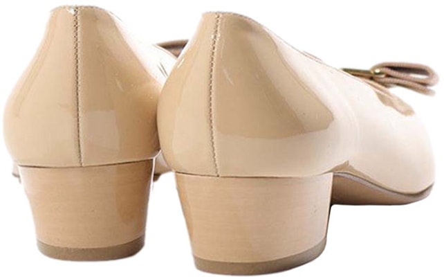 FERRAGAMO Vara Patent Low-Heel Pump 'Apricot Bow' 017468-530039 Shop FERRAGAMO Vara Patent Low-Heel Pump 'Apricot Bow' 017468-530039