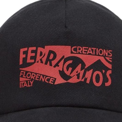 FERRAGAMO 男士Venna Logo印花純棉黑色帽。 776225 Shop FERRAGAMO 男士Venna Logo印花純棉黑色帽。 776225