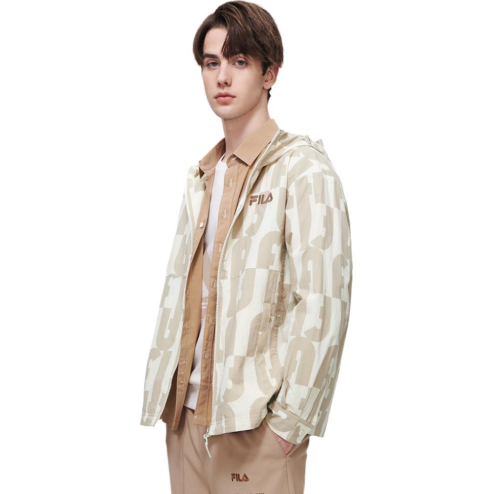 Shop FILA ベージュ レタープリント ウーブンジャケット F11M319707F-IV