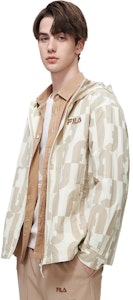 FILA ベージュ レタープリント ウーブンジャケット F11M319707F-IV Shop FILA ベージュ レタープリント ウーブンジャケット F11M319707F-IV
