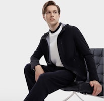 FILA ブラックニットセーター - カジュアル・ビジネス・スタイリッシュデザイン F11M332503FBK Shop FILA ブラックニットセーター - カジュアル・ビジネス・スタイリッシュデザイン F11M332503FBK