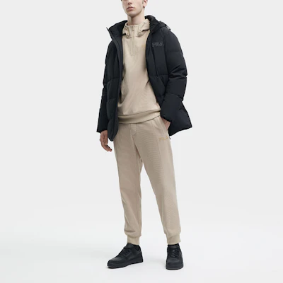 FILA 黑色標誌印花中長款連帽羽絨外套 F11M348909F-BK Sizing FILA 黑色標誌印花中長款連帽羽絨外套 F11M348909F-BK