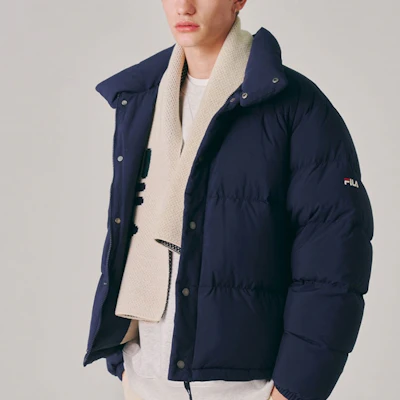 FILA Jaket Puffer Biru dengan Bordir Logo dan Ritsleting FS2DJE4801X-INA Cheap FILA Jaket Puffer Biru dengan Bordir Logo dan Ritsleting FS2DJE4801X-INA