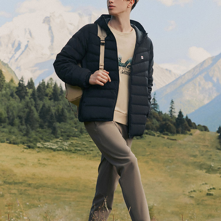 FILA  Lightweight Black Hooded Down Jacket for Winter Casual Wear F11M248908F-BK 圖 4