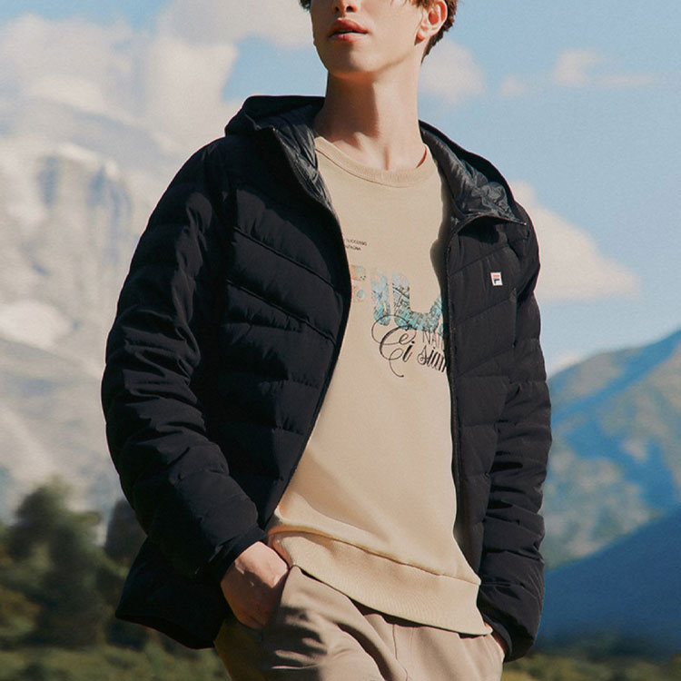 FILA  Lightweight Black Hooded Down Jacket for Winter Casual Wear F11M248908F-BK 圖 5