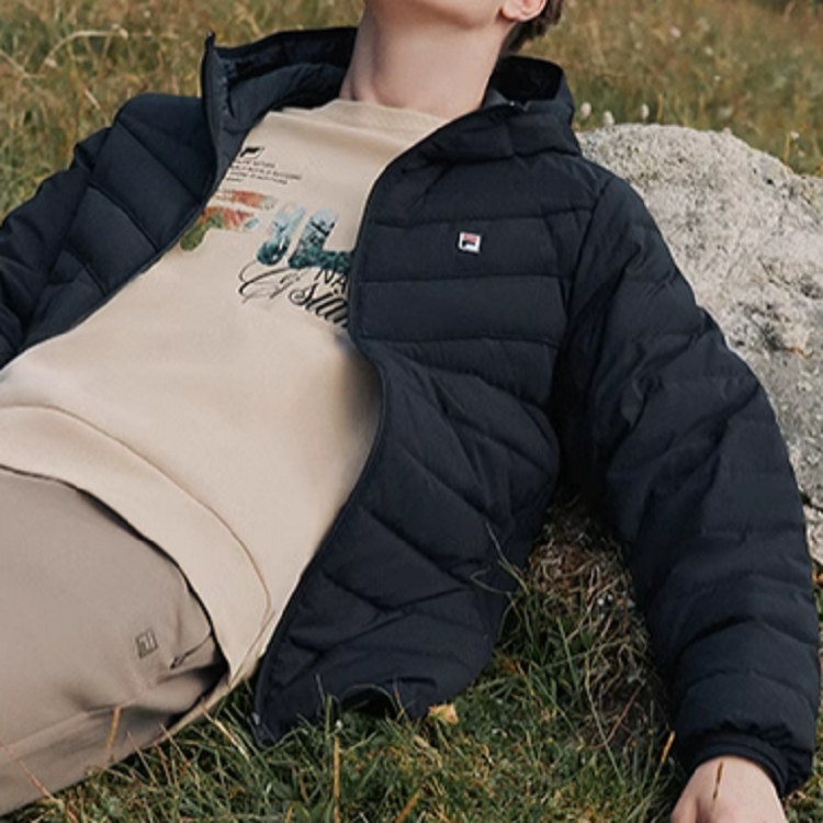 FILA  Lightweight Black Hooded Down Jacket for Winter Casual Wear F11M248908F-BK 圖 7