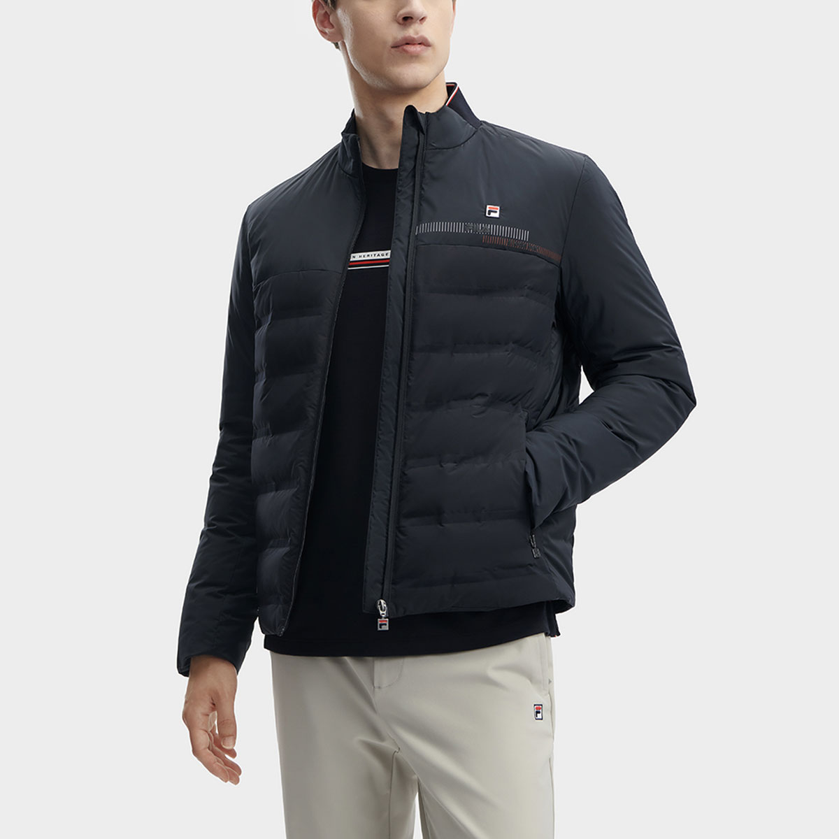 FILA  Lightweight Down Jacket with Logo Print Stand Collar in Legendary Blue. F11M341905R-NV 圖 4