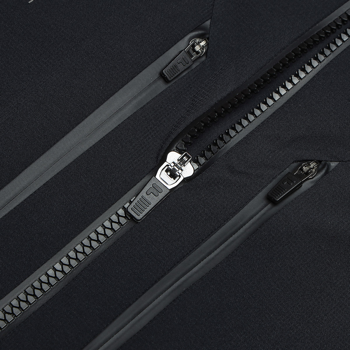 Sizing FILA 户外健身耐用连帽夹克 - 黑色. A11M441708F-BK