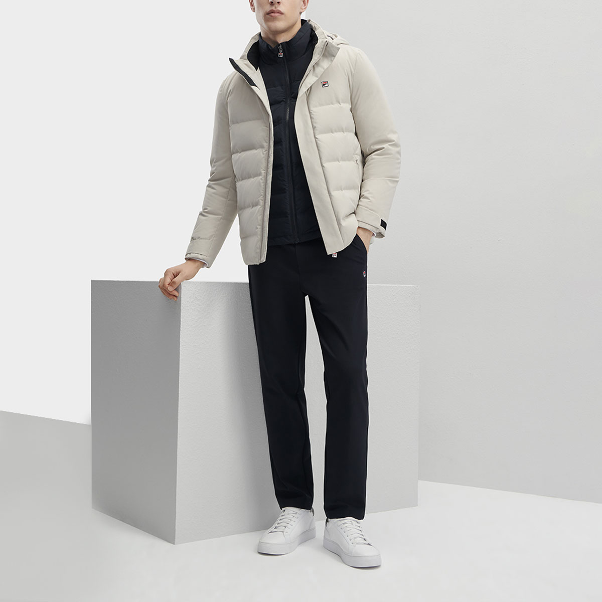 Sizing FILA  Solid Color Hooded Down Jacket - Casual Winter Coat in Peaceful Gray F11M341904F-GY