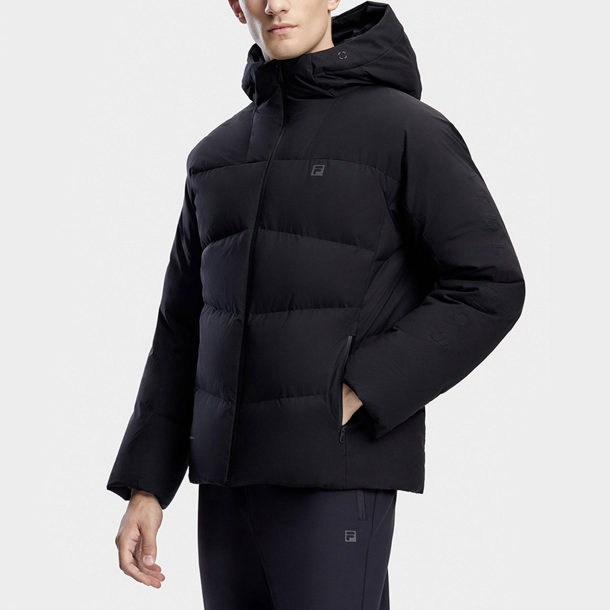 Purchase Chaqueta Deportiva con Capucha FILA Color Sólido - Negro Intenso. A11M341904R-BK