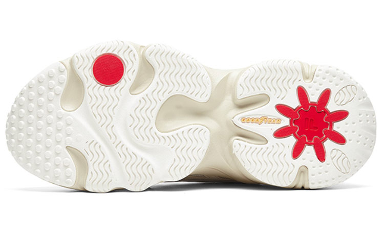 Shop FILA斐樂 ADE 復古 低筒 跑步鞋 男款 米色