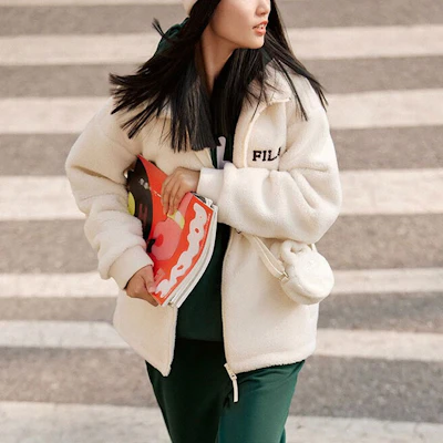 FILA 字母数字拉链羊羔绒外套 男女同款 米白色 F11U349501FIV Shop FILA 字母数字拉链羊羔绒外套 男女同款 米白色 F11U349501FIV