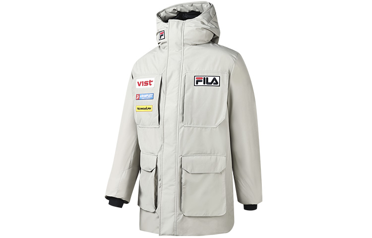Order FILA Jaket Puffer Panjang Abu-Abu Klasik dengan Logo Patch. A11M246910F-GY