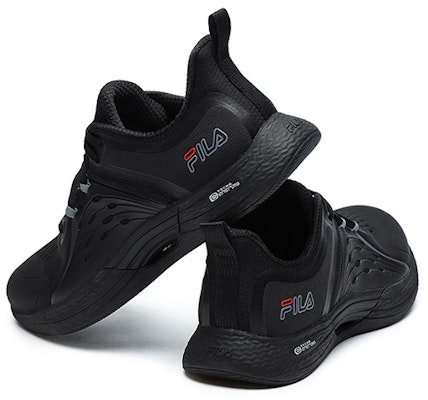 FILA Sepatu Latihan Atletik 'Triple Hitam' A12M212109FBA Shop FILA Sepatu Latihan Atletik 'Triple Hitam' A12M212109FBA