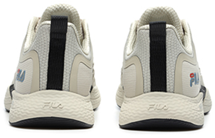 Shop FILA 运动训练鞋 米色 '浅黑' A12M212109FOM