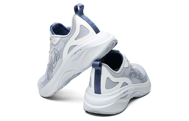 Shop FILA アスレチック ローカット グレー/ホワイト A12M112203FBB
