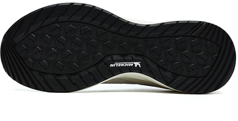 FILA Athletics Lynx BOA Sneakers 'Krim Putih Hitam' A12M241223FMN Purchase FILA Athletics Lynx BOA Sneakers 'Krim Putih Hitam' A12M241223FMN