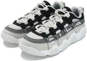 Lookbook FILA Barricade Sepatu Basket 'Putih Abu Hitam' T12M333201FVA