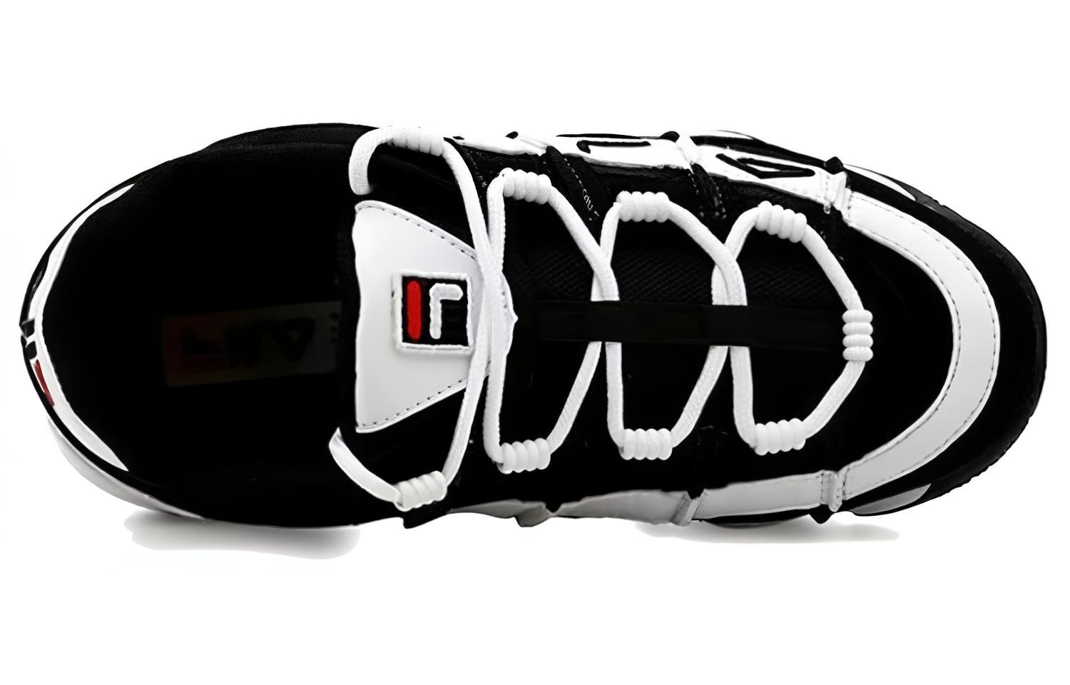 Shop FILA斐樂 Barricade XT 97 老爹鞋 男女同款 黑白色 韓版