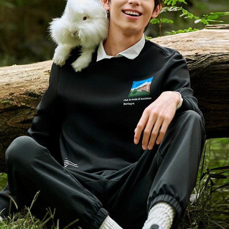 Sizing FILA 基本款休閒黑色長袖套頭衫 F11M248212F-BK