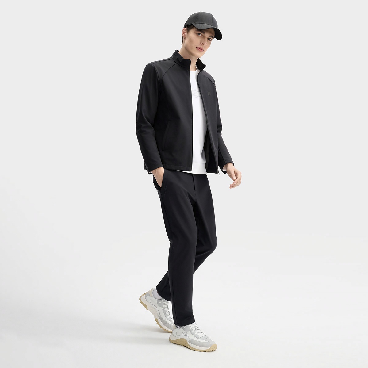 Sizing FILA 黑色休閒白絨外套立領款 F11M513701FBK