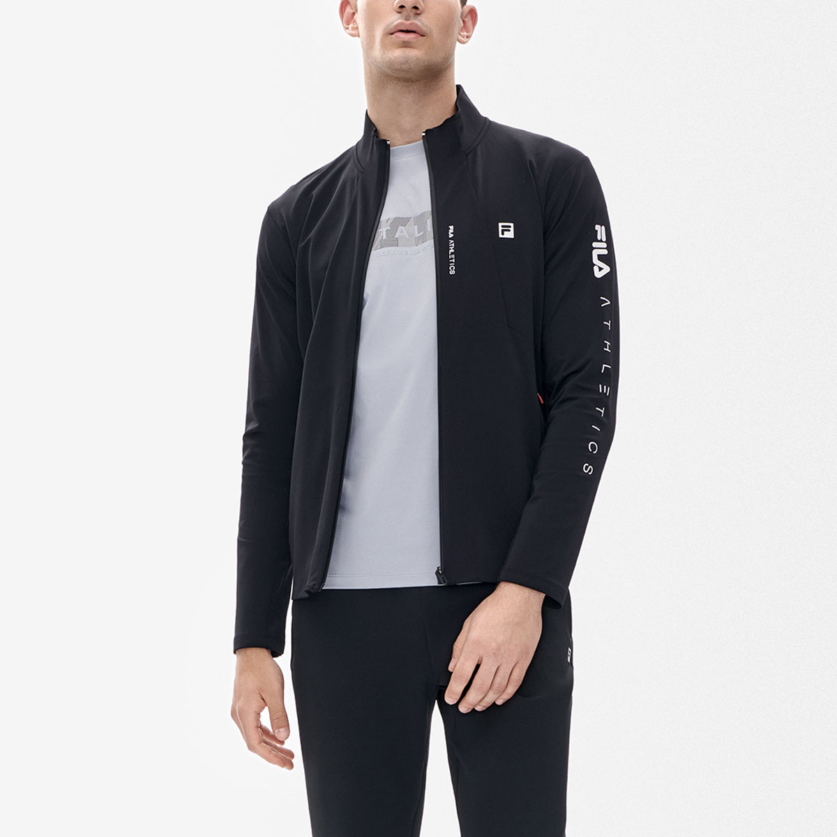 Shop FILA Jaket Track Rajut Hitam dengan Cetakan Logo A11M331501A-BK