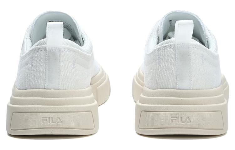 Shop FILA 低帮帆布鞋 '防滑耐磨' F12M322305FBW