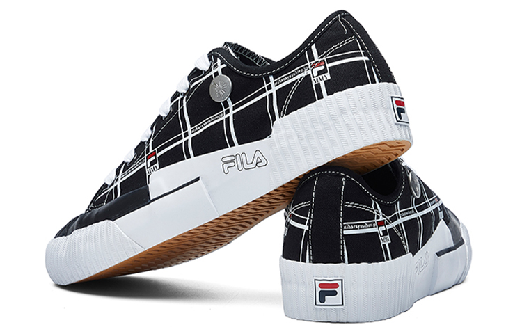 Shop FILA Carve x Mihara Scarpe F12M034425FBW