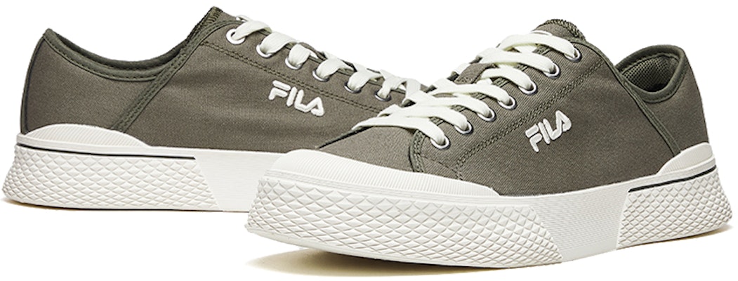 FILA Sepatu Sneakers Kasual Abu-abu F12M024417FDO Lookbook FILA Sepatu Sneakers Kasual Abu-abu F12M024417FDO