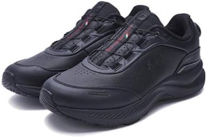 FILA斐樂 百搭簡約 耐磨透氣 跑步鞋 男款 黑色 Lookbook FILA斐樂 百搭簡約 耐磨透氣 跑步鞋 男款 黑色