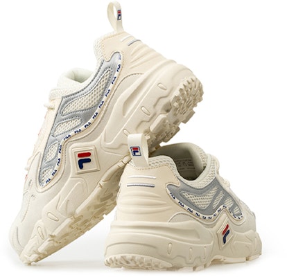 斐樂融合系列 - 掠奪者復古跑鞋(白灰配色) Lookbook 斐樂融合系列 - 掠奪者復古跑鞋(白灰配色)
