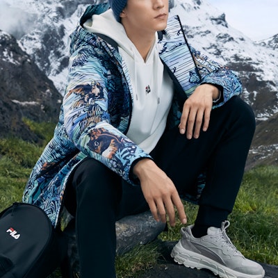 FILA Coron Horn Full-Print Loose Lightweight Down Jacket Winter Men Blue F11M048912F-LB Sizing FILA Coron Horn Full-Print Loose Lightweight Down Jacket Winter Men Blue F11M048912F-LB